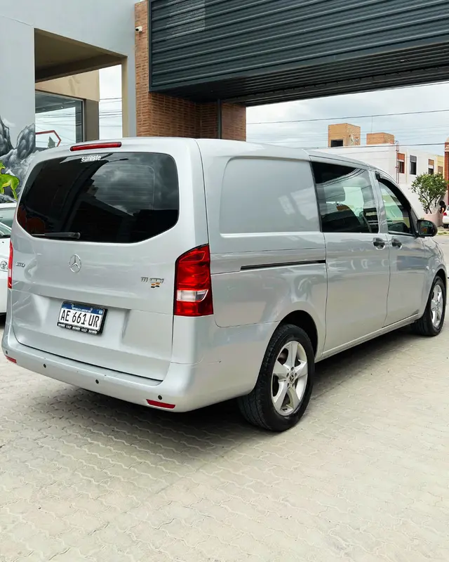 Mira esta publicación de Mercedes Benz Vito 2021 en Motordil