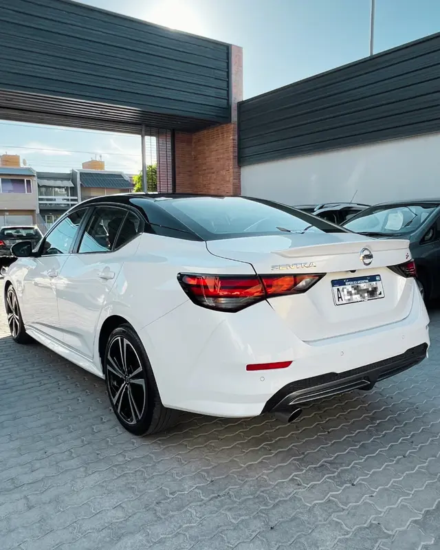 Mira esta publicación de Nissan Sentra 2022 en Motordil