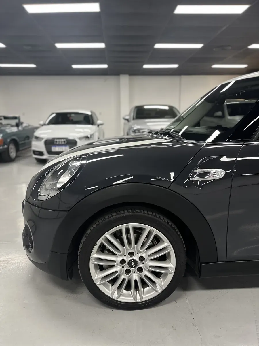 Mira esta publicación de Mini Cooper 2016 en Motordil