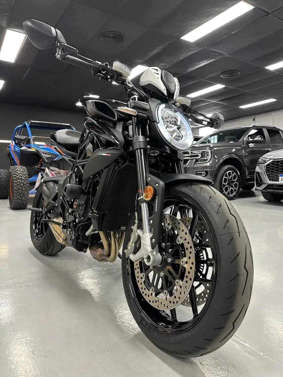 Mira esta publicación de Mv Agusta Dragster R 2023 en Motordil