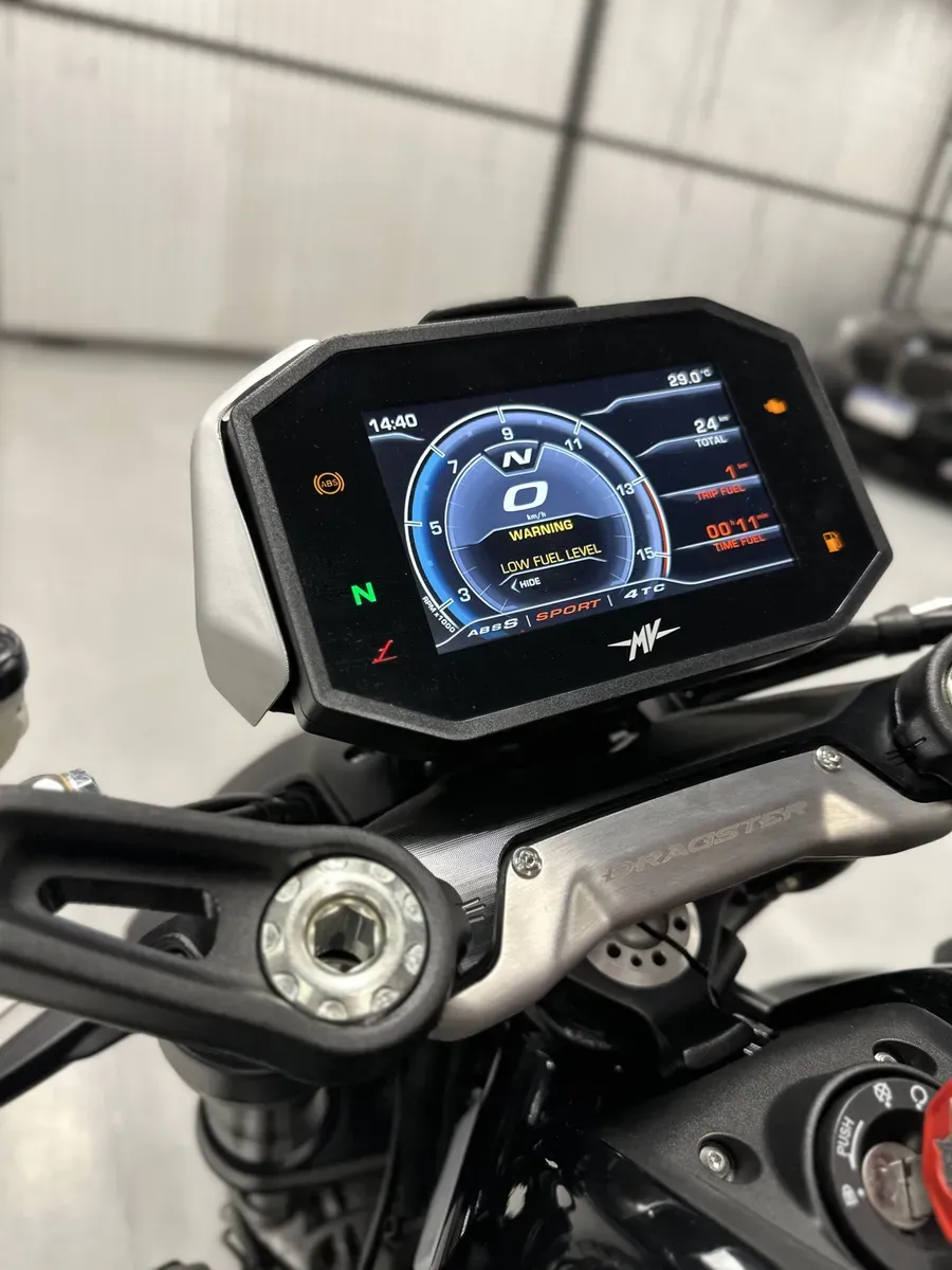 Mira esta publicación de Mv Agusta Dragster R 2023 en Motordil