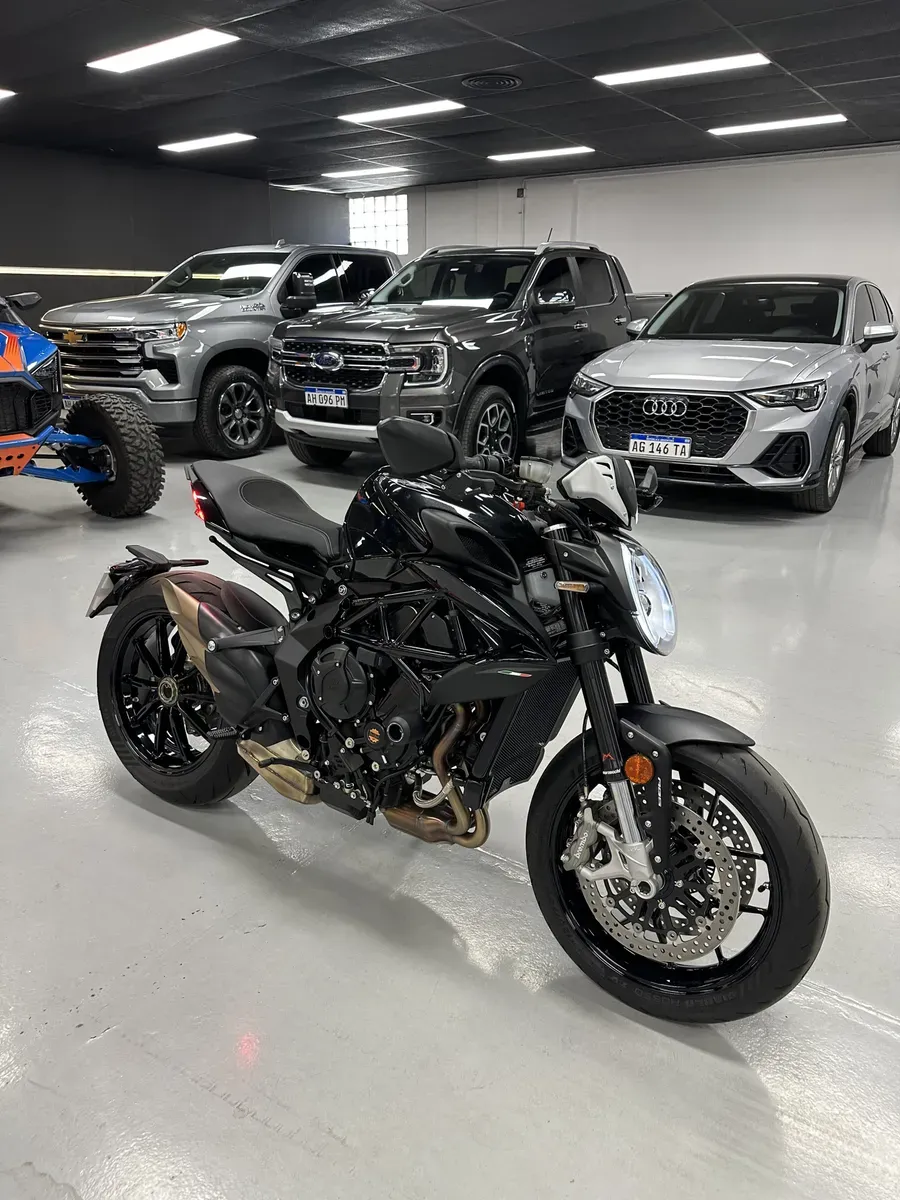 Mira esta publicación de Mv Agusta Dragster R 2023 en Motordil