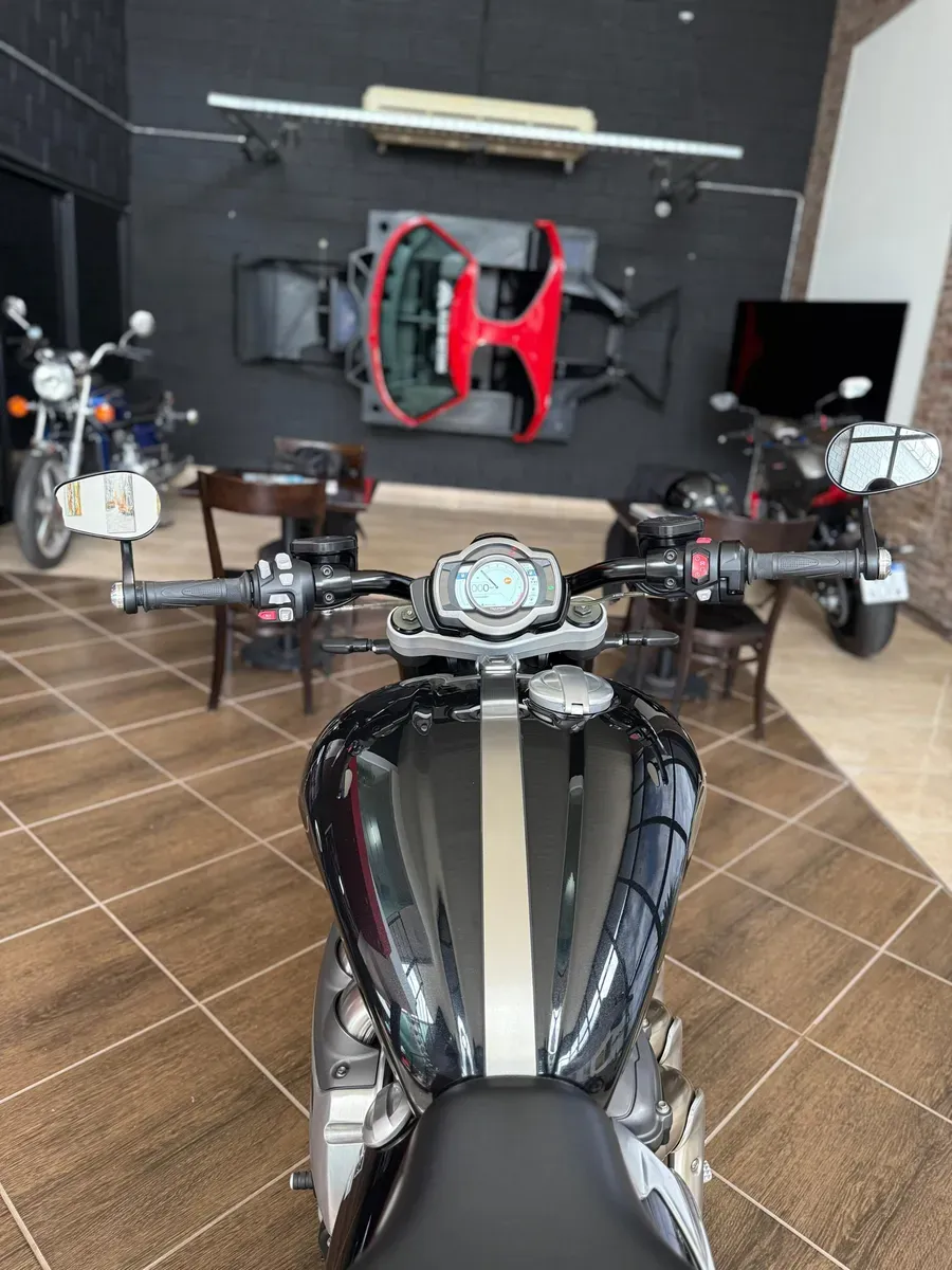 Mirá esta publicación de Triumph Rocket 3R