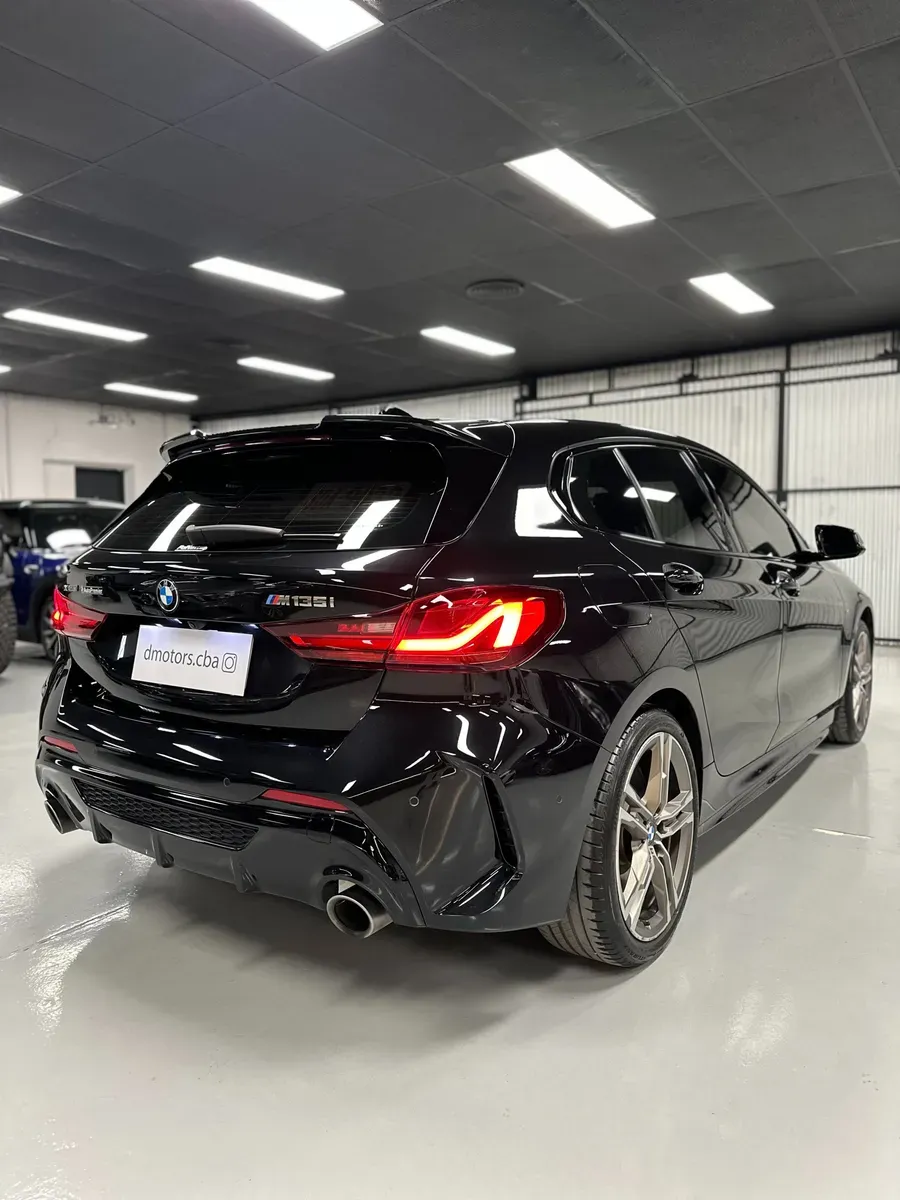 Mira esta publicación de BMW Serie 1 2021 en Motordil