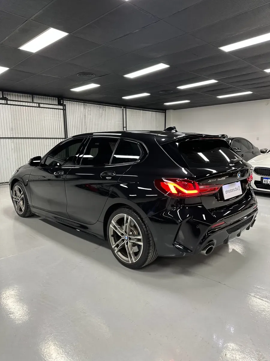 Mira esta publicación de BMW Serie 1 2021 en Motordil