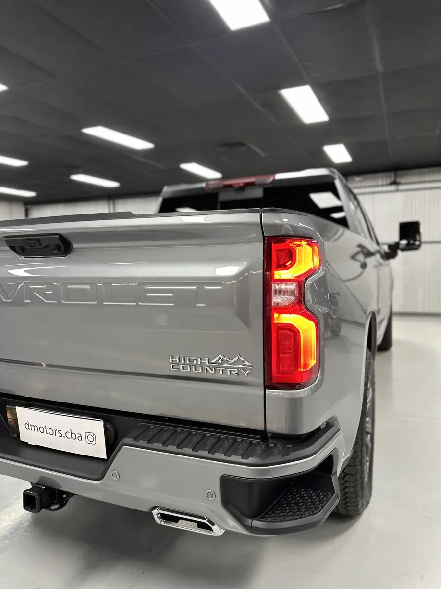 Mira esta publicación de Chevrolet Silverado 2025 en Motordil