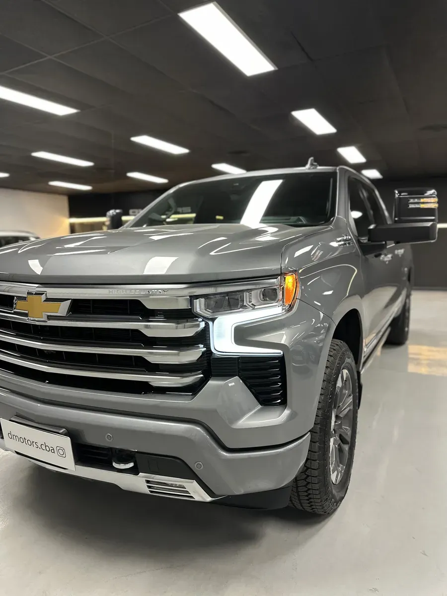 Mira esta publicación de Chevrolet Silverado 2025 en Motordil
