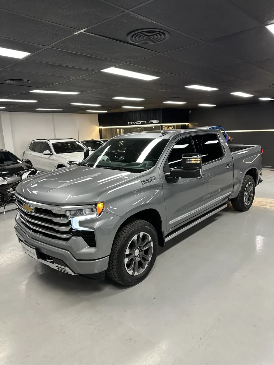 Mira esta publicación de Chevrolet Silverado 2025 en Motordil