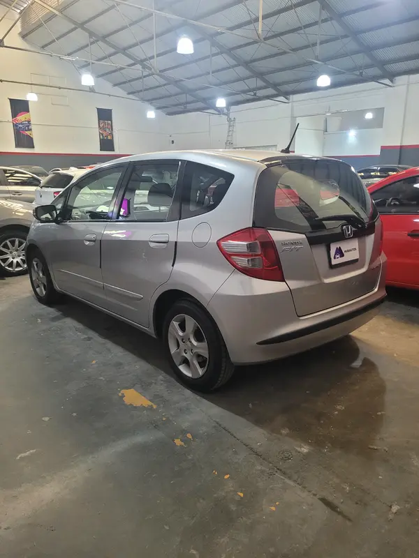 Mira esta publicación de Honda FIT 2010 en Motordil