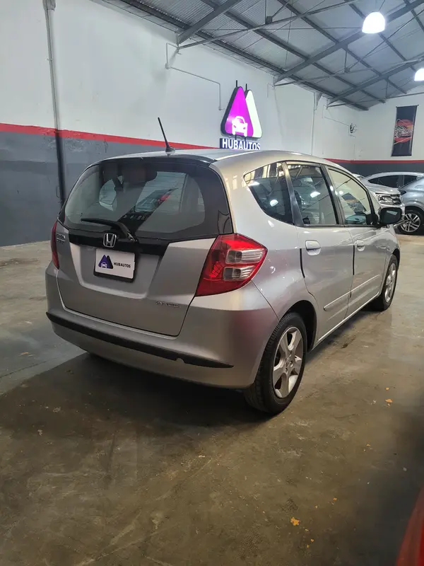 Mira esta publicación de Honda FIT 2010 en Motordil