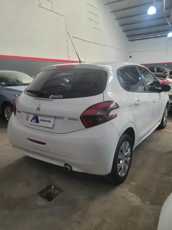 Mira esta publicación de Peugeot 208 2018 en Motordil