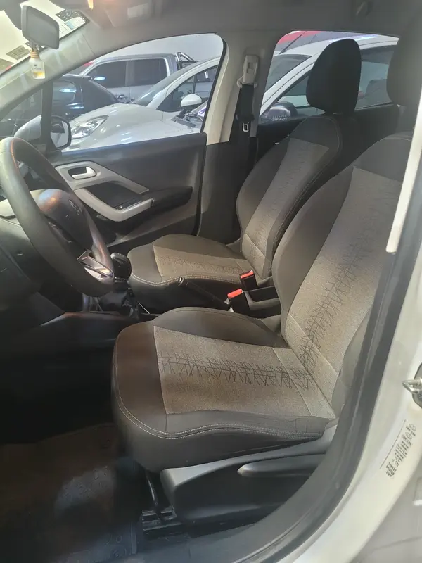 Mira esta publicación de Peugeot 208 2018 en Motordil