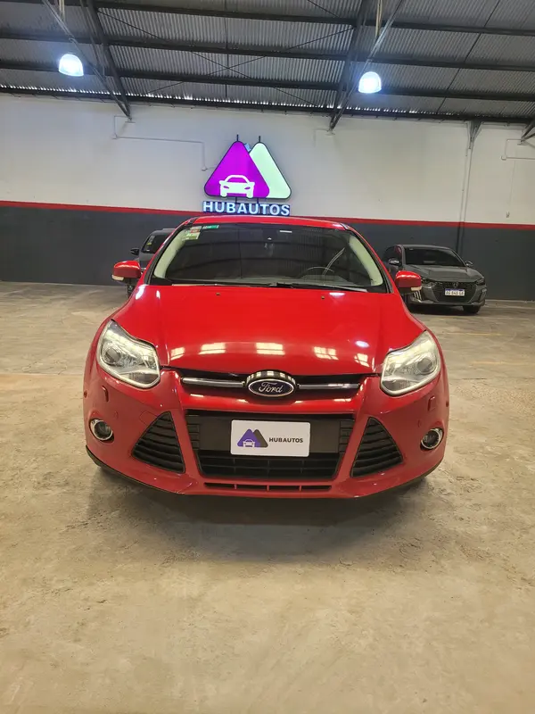 Mira esta publicación de Ford Focus 2014 en Motordil