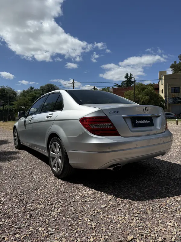 Mira esta publicación de Mercedes Benz 200 2014 en Motordil