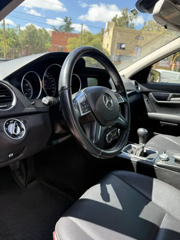 Mira esta publicación de Mercedes Benz 200 2014 en Motordil