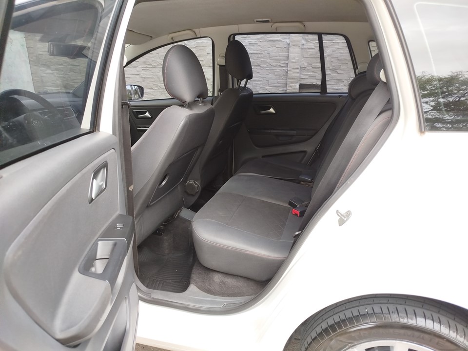 Mira esta publicación de Volkswagen Suran 2013 en Motordil