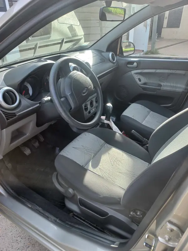 Mira esta publicación de Ford Fiesta 2009 en Motordil