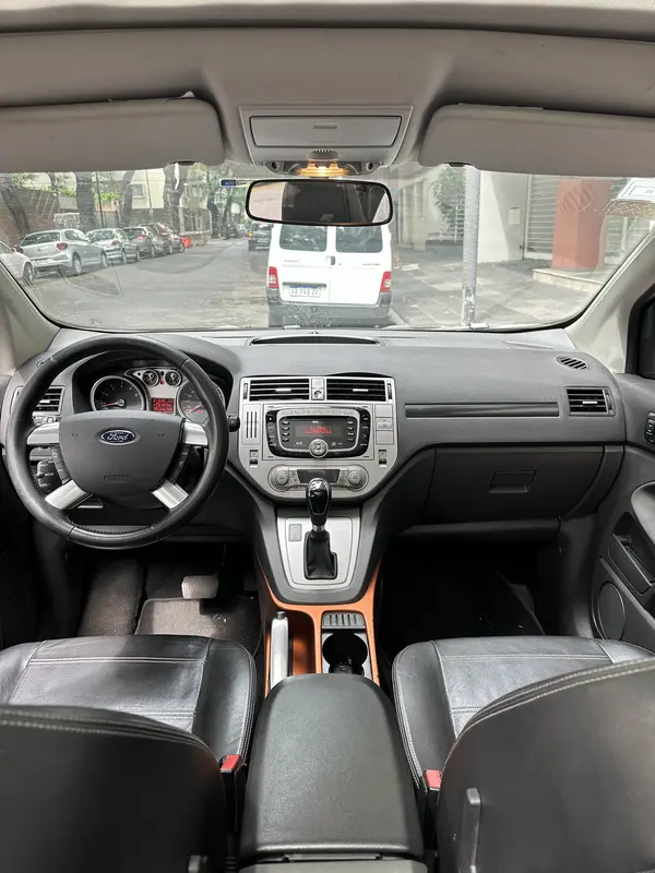 Mira esta publicación de Ford Kuga 2011 en Motordil