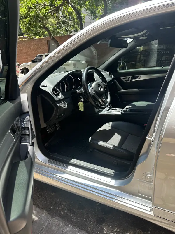 Mira esta publicación de Mercedes Benz Clase C 2014 en Motordil