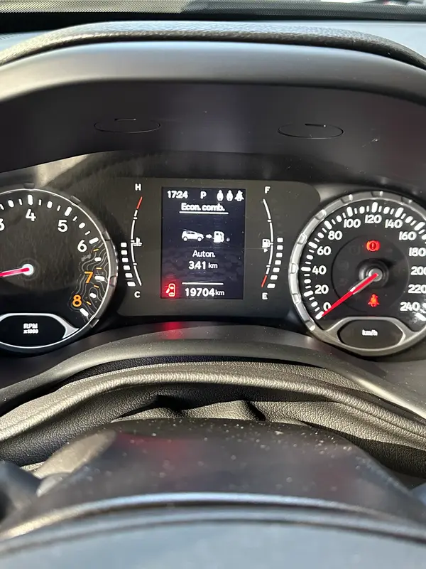 Mira esta publicación de Jeep Renegade 2024 en Motordil