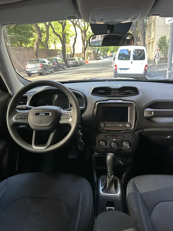 Mira esta publicación de Jeep Renegade 2024 en Motordil