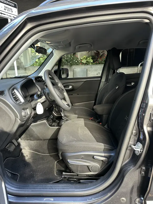 Mira esta publicación de Jeep Renegade 2024 en Motordil