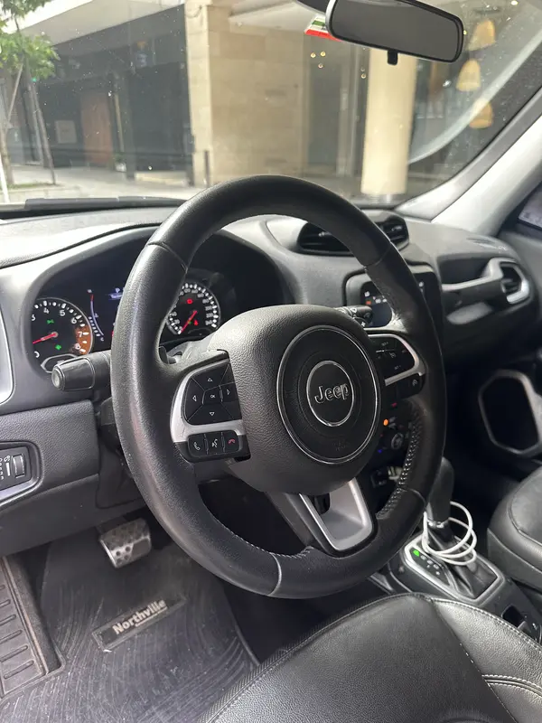 Mira esta publicación de Jeep Renegade 2021 en Motordil