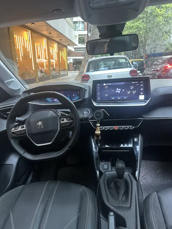 Mira esta publicación de Peugeot 208 2023 en Motordil