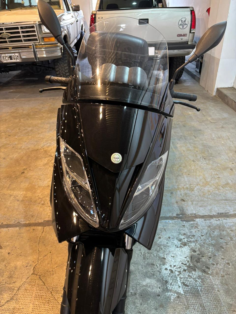 Mira esta publicación de Benelli Zafferano 250 2020 en Motordil