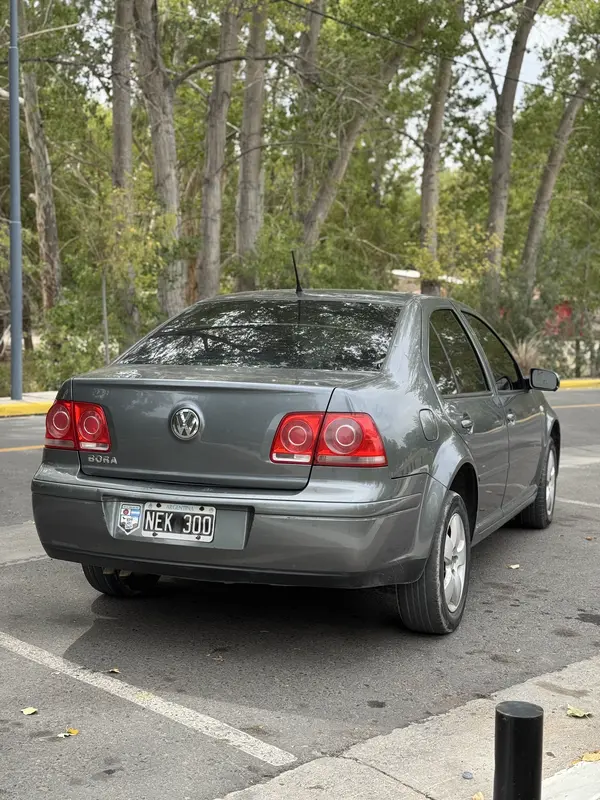 Mira esta publicación de Volkswagen Bora 2013 en Motordil