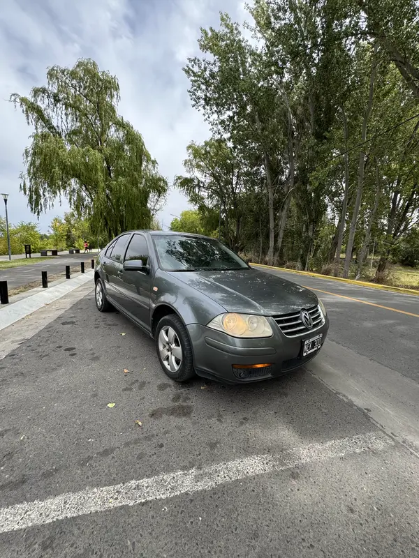 Mira esta publicación de Volkswagen Bora 2013 en Motordil
