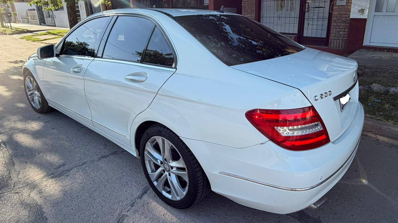 Mira esta publicación de Mercedes Benz Clase C 2012 en Motordil