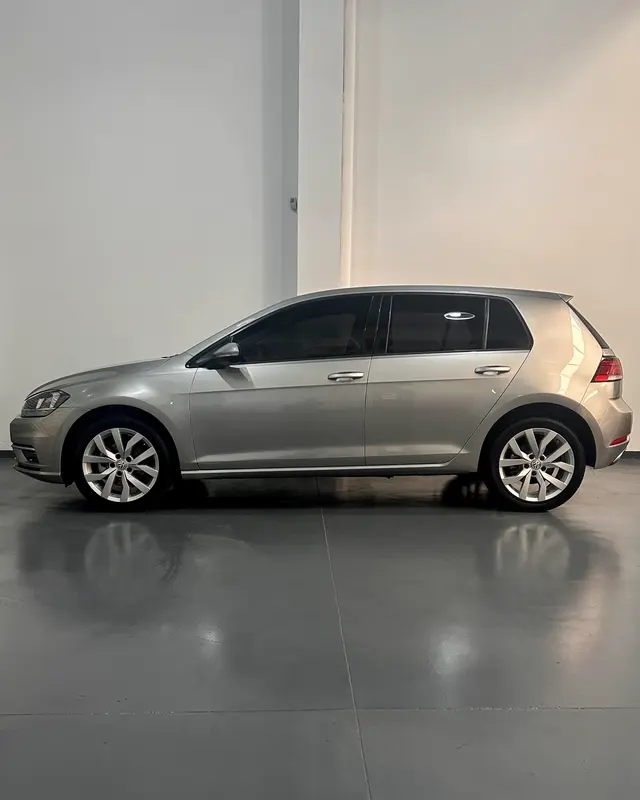 Mira esta publicación de Volkswagen Golf 2018 en Motordil