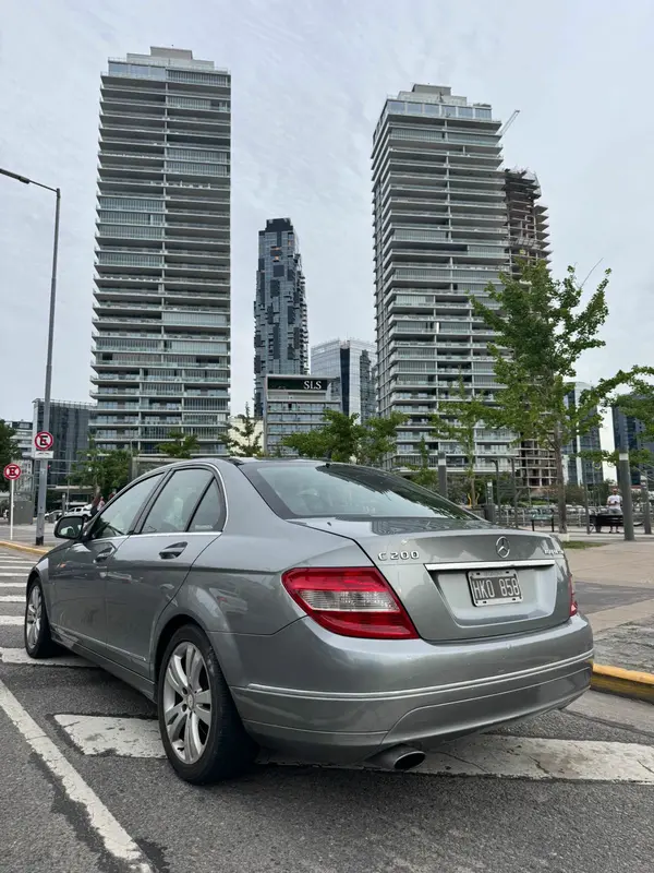 Mira esta publicación de Mercedes Benz Clase C 2008 en Motordil