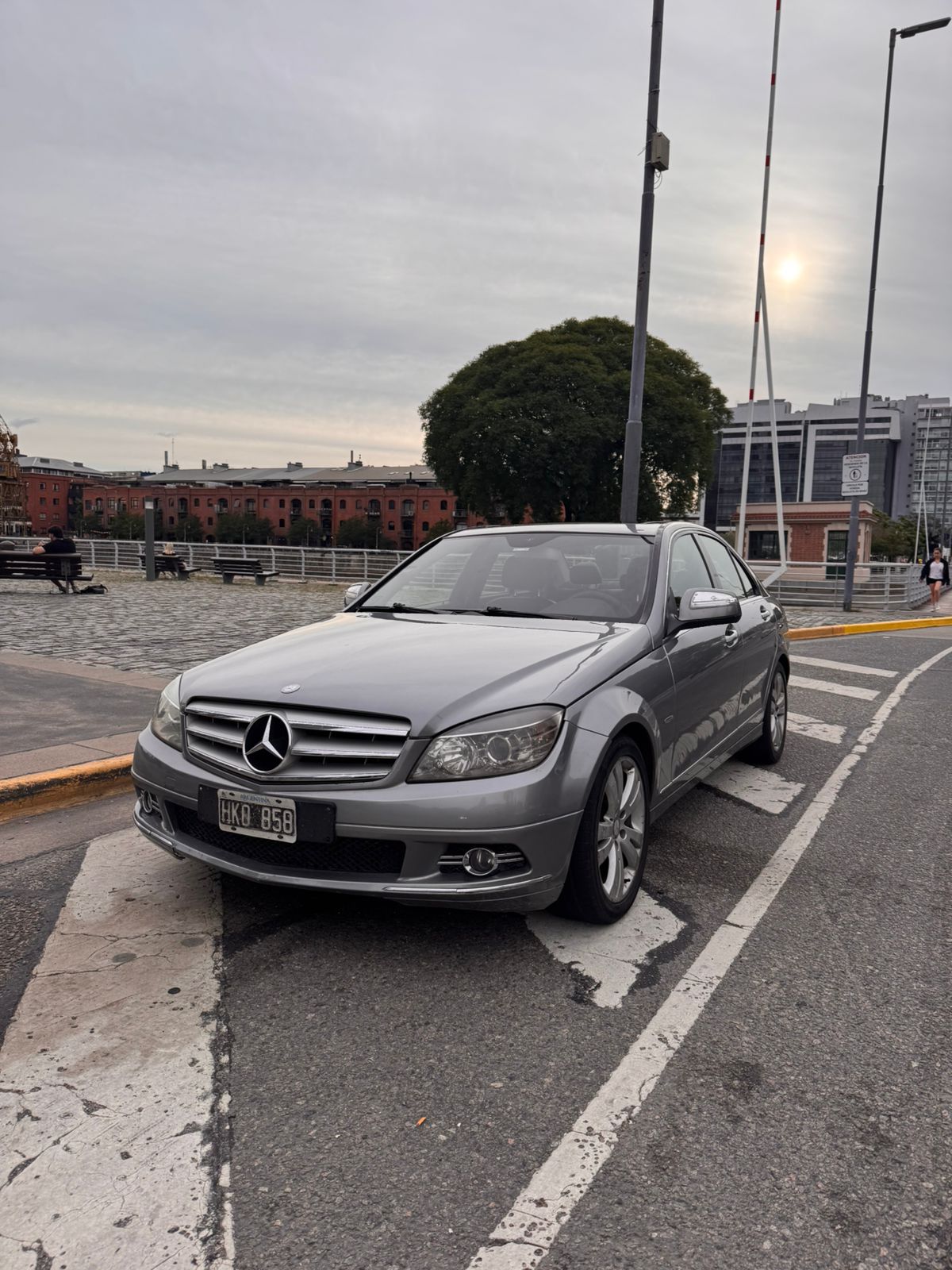 Mira esta publicación de Mercedes Benz Clase C 2008 en Motordil