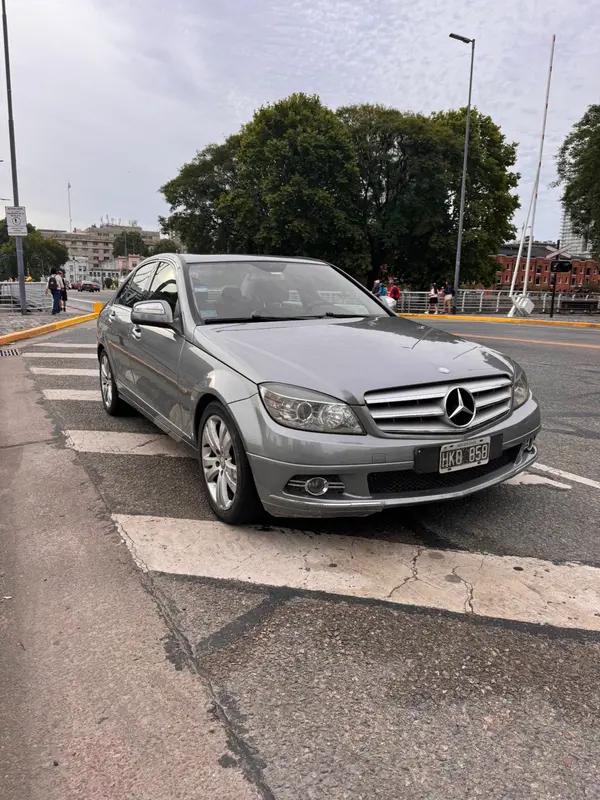 Mira esta publicación de Mercedes Benz Clase C 2008 en Motordil