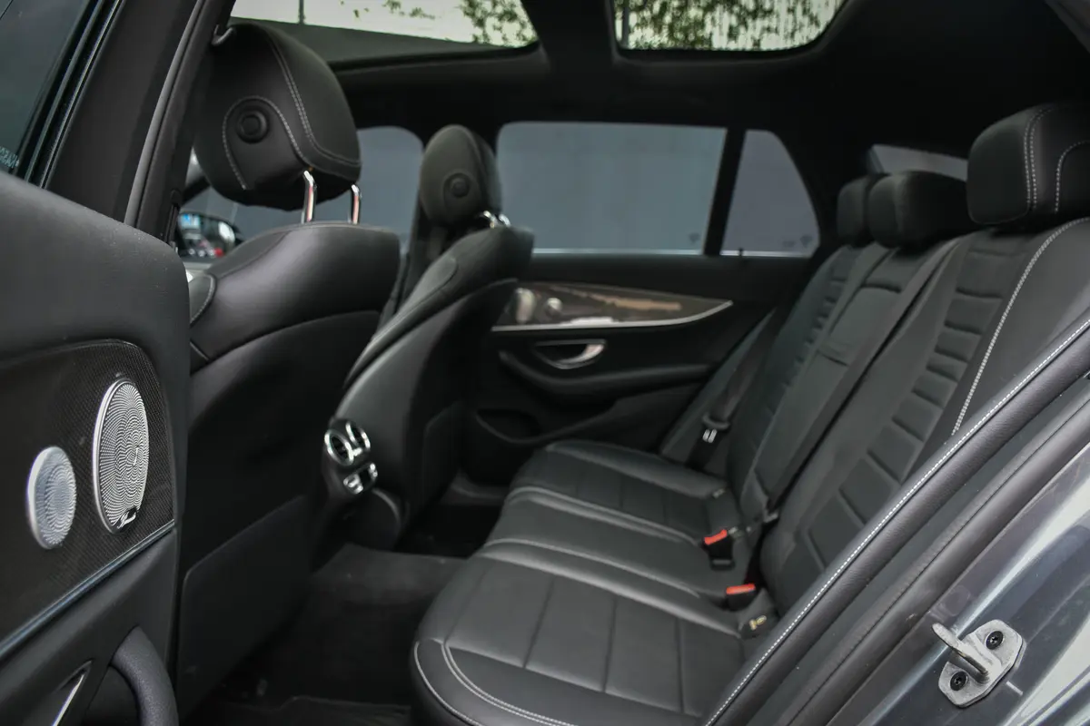 Mira esta publicación de Mercedes Benz Clase E 2019 en Motordil