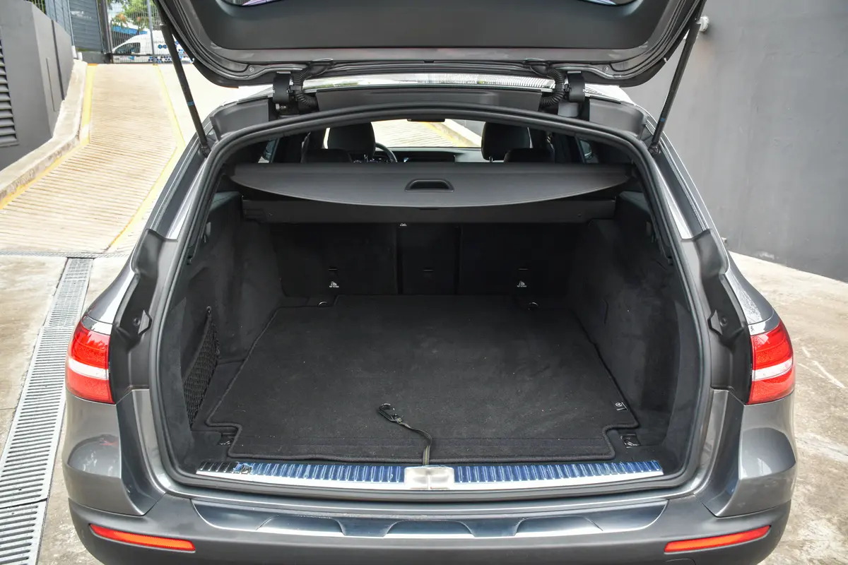 Mira esta publicación de Mercedes Benz Clase E 2019 en Motordil