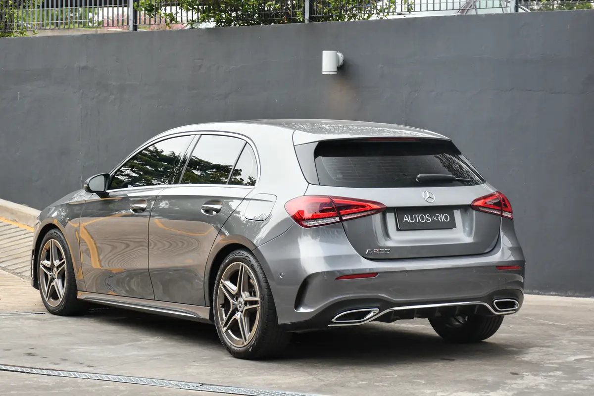 Mira esta publicación de Mercedes Benz Clase A 2020 en Motordil