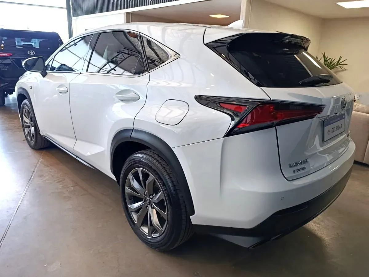 Mira esta publicación de Lexus NX 2019 en Motordil