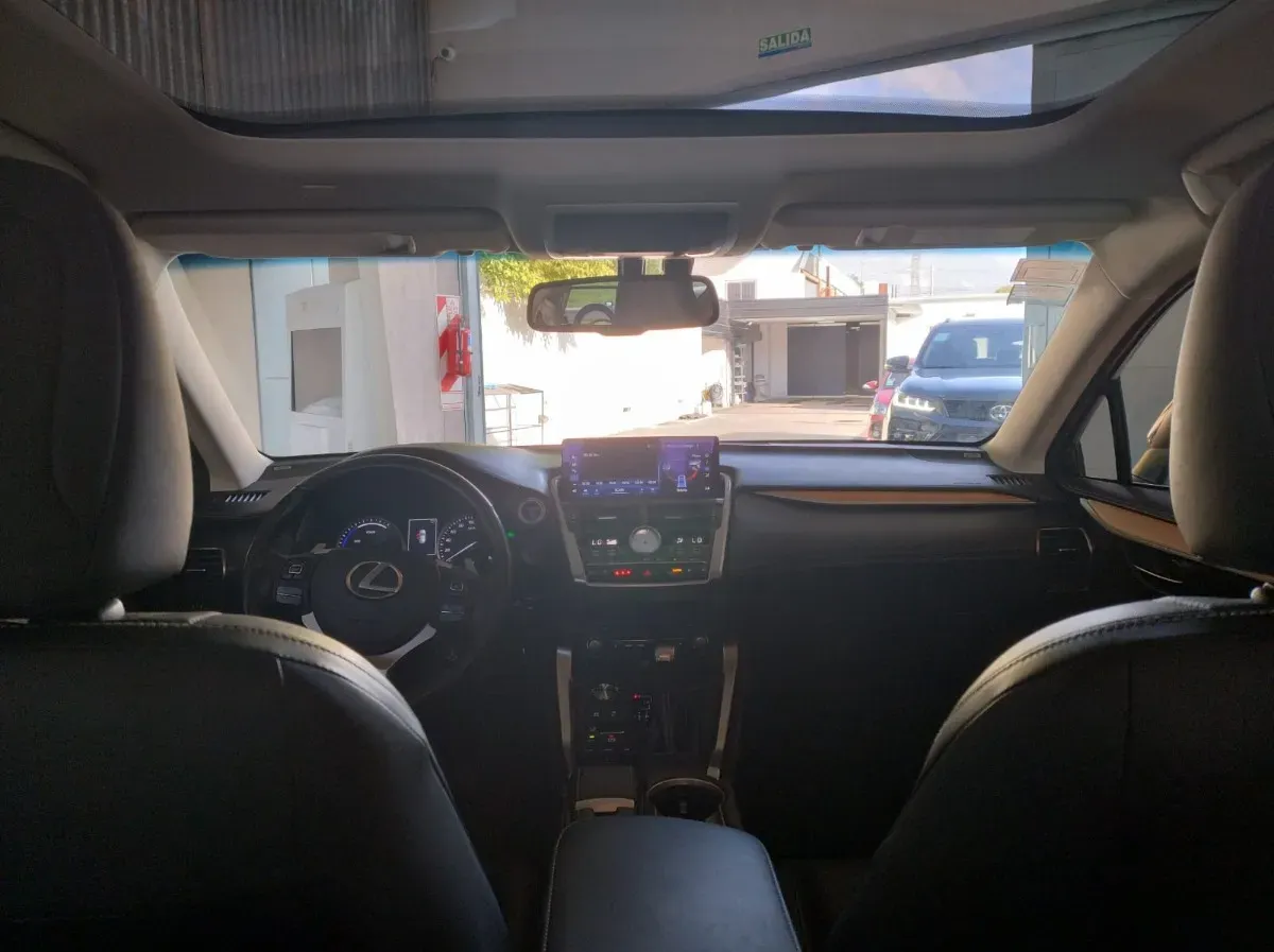 Mira esta publicación de Lexus NX 2019 en Motordil