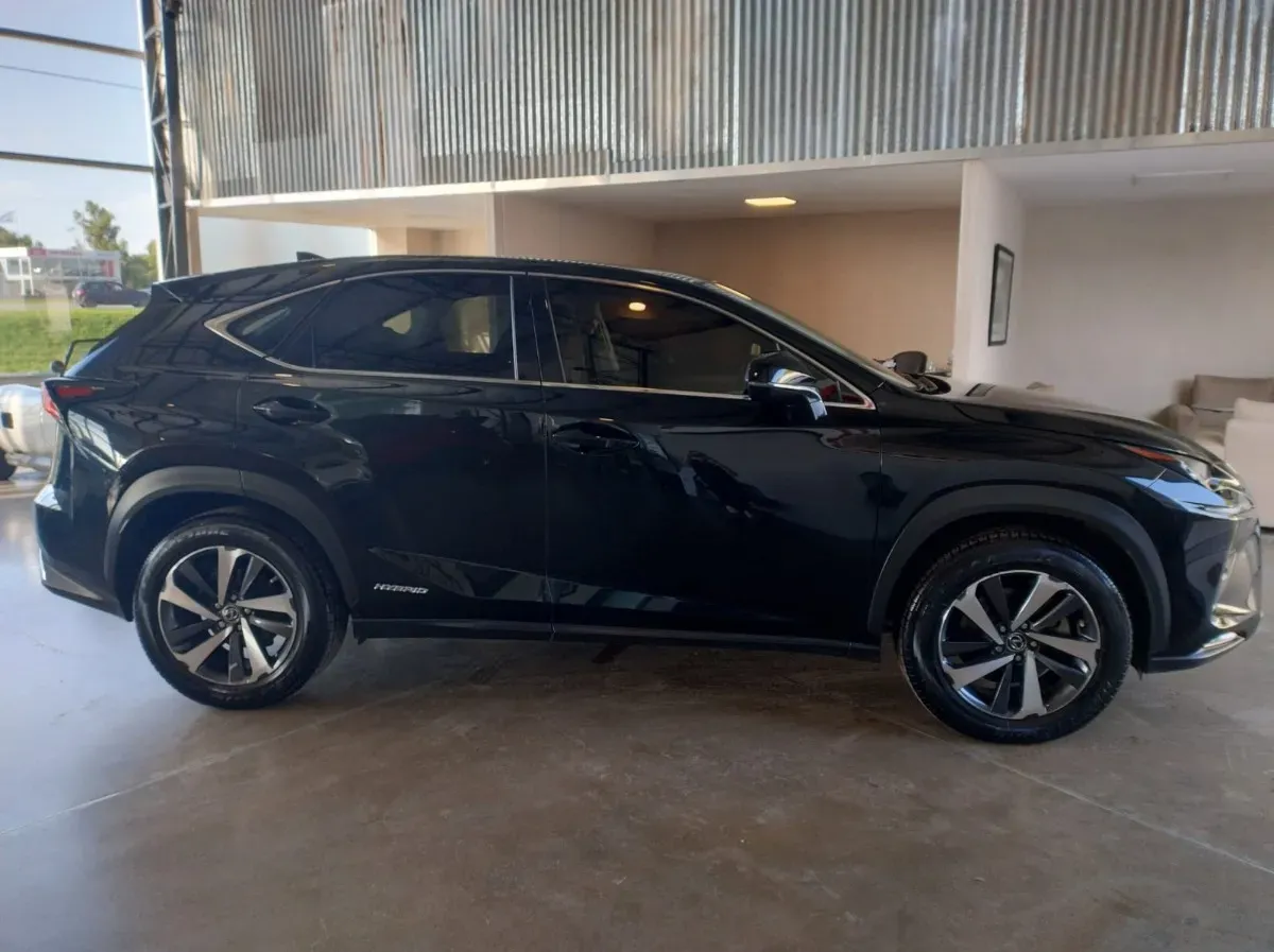 Mira esta publicación de Lexus NX 2019 en Motordil