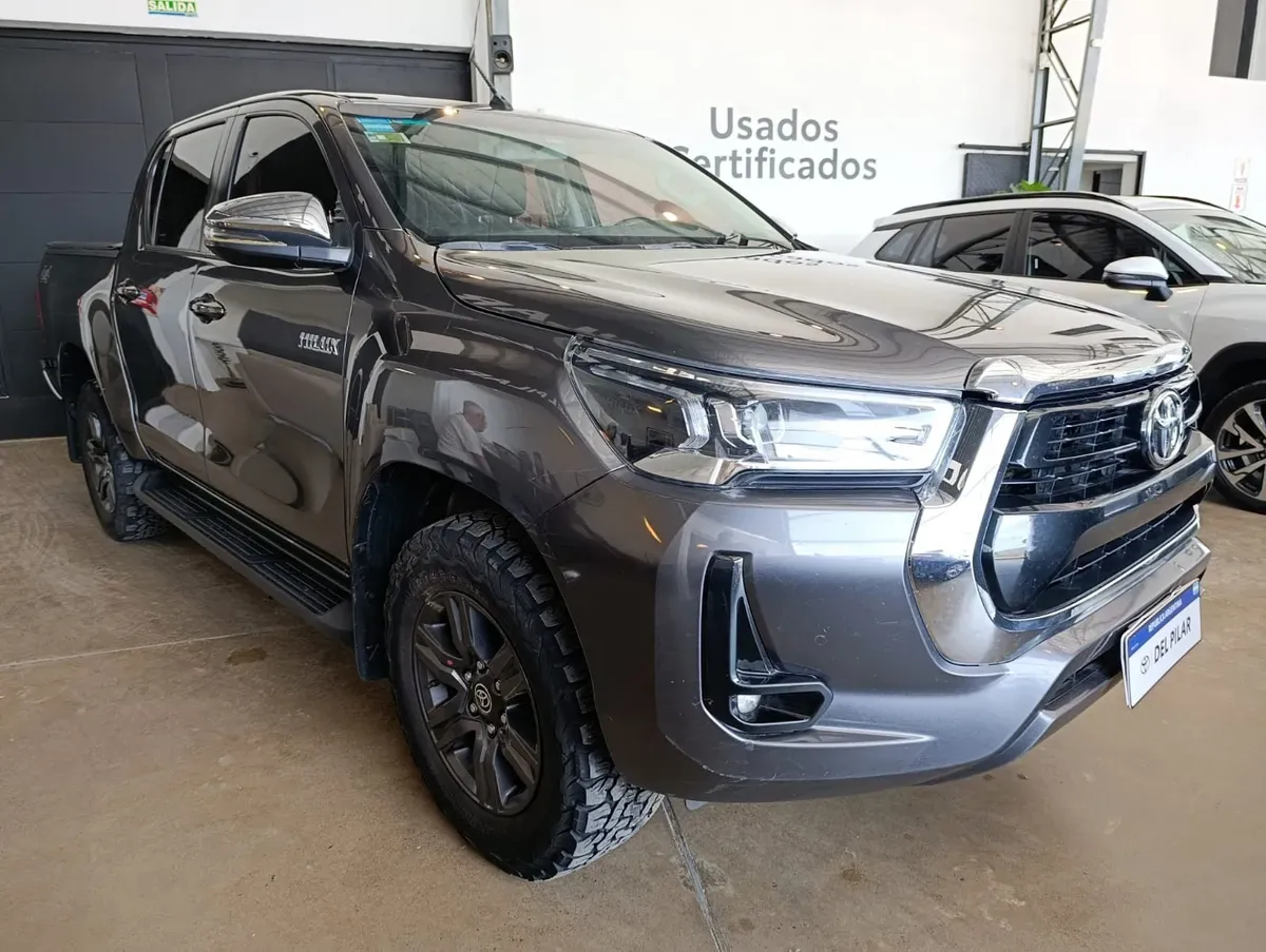 Mira esta publicación de Toyota Hilux 2022 en Motordil