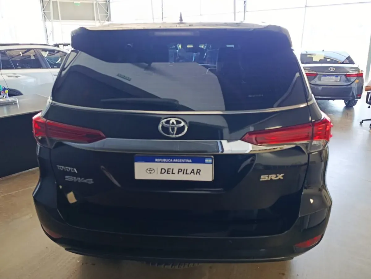 Mira esta publicación de Toyota SW4 2017 en Motordil