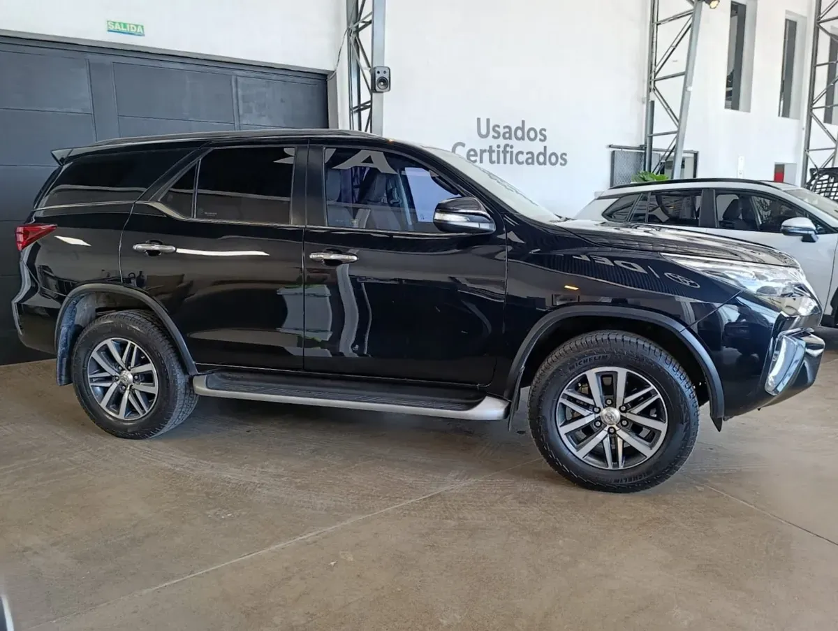 Mira esta publicación de Toyota SW4 2017 en Motordil