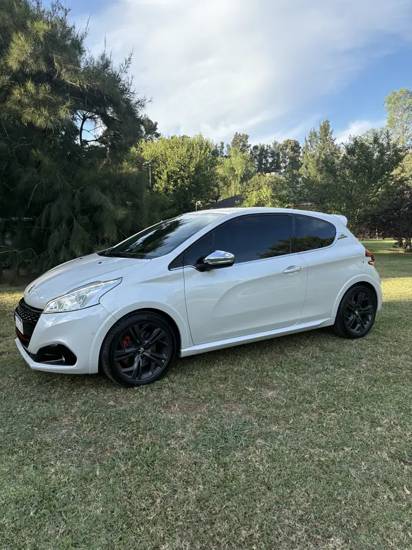 Mirá esta publicación de Peugeot 208