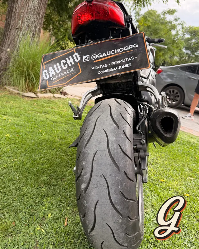 Mira esta publicación de Yamaha 1000 FZ 1 2009 en Motordil