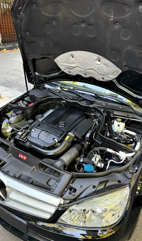 Mira esta publicación de Mercedes Benz Clase C 2011 en Motordil