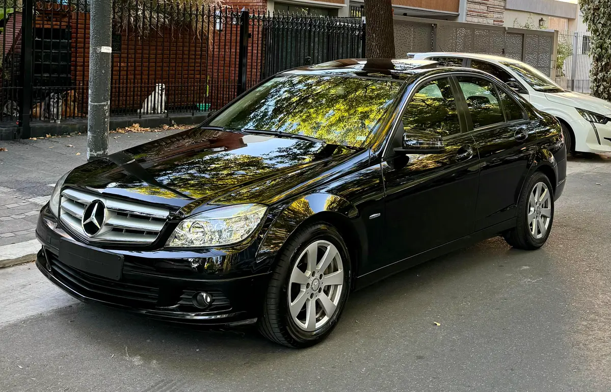Mira esta publicación de Mercedes Benz Clase C 2011 en Motordil