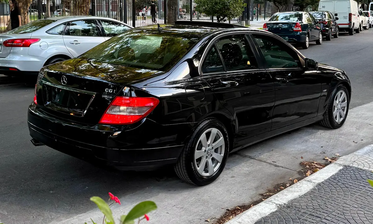 Mira esta publicación de Mercedes Benz Clase C 2011 en Motordil